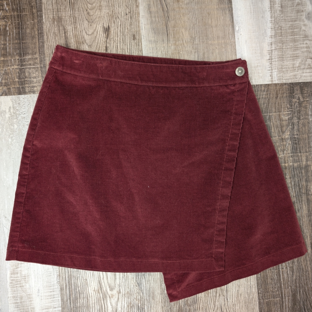 ‼️SOLD ON MERC‼️SkirtAbercrombie & Fitch Burgundy Corduroy Wrap Skirt -